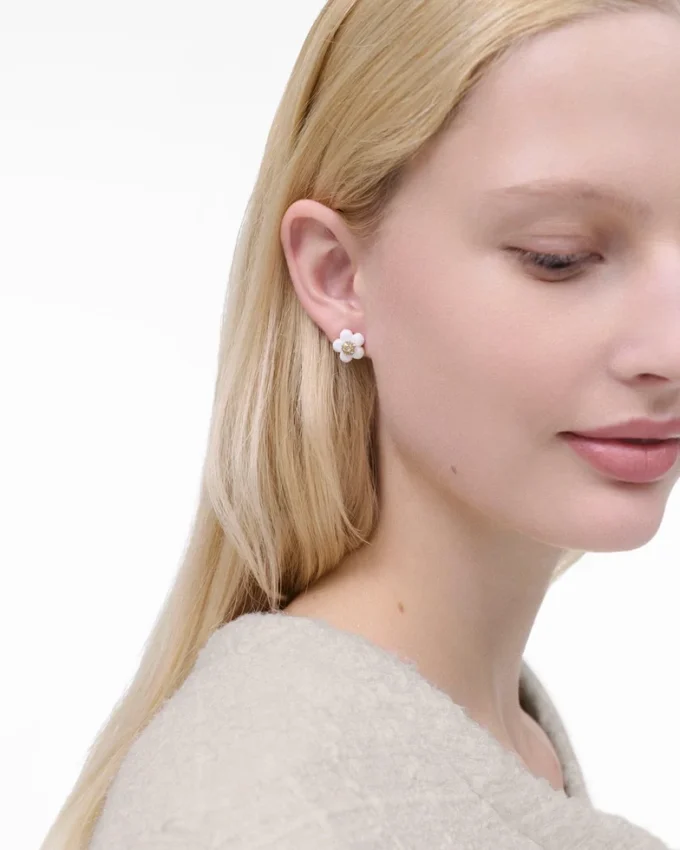 The Daisy Stud Earrings The Daisy Stud Earrings
